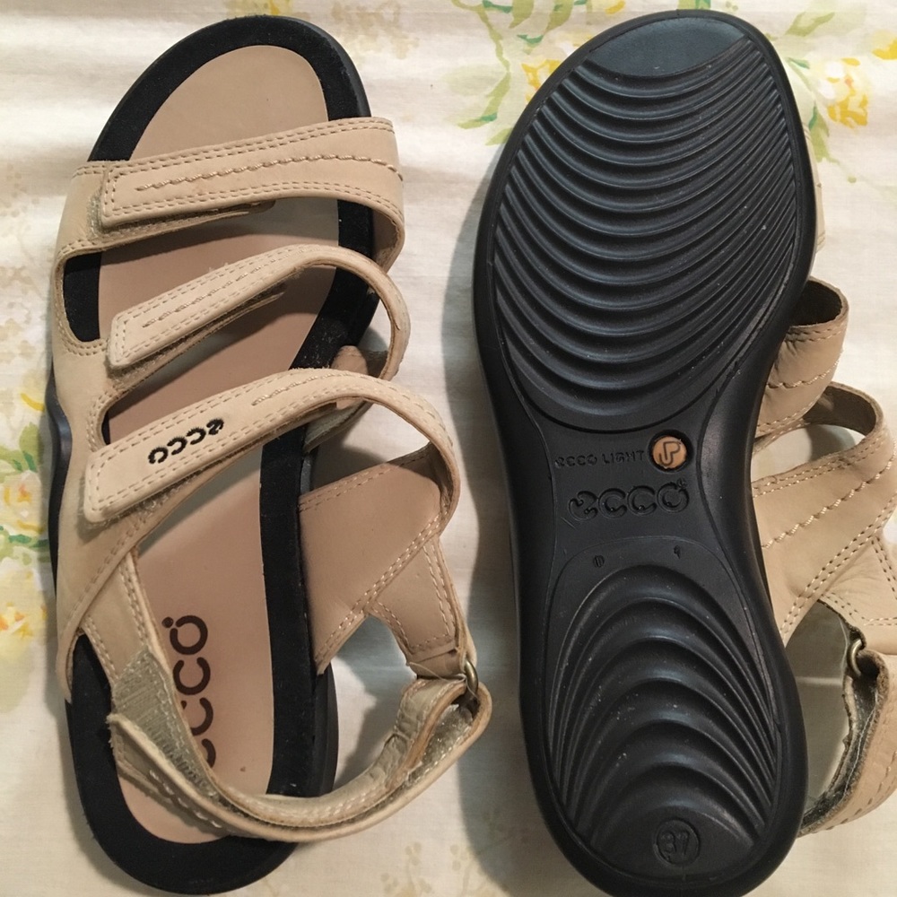 Ecco Light Leather Sandals